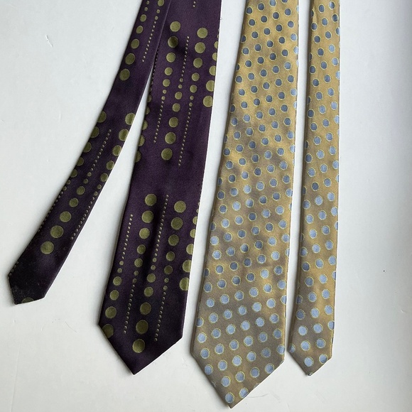 2 lovely Christian Lacroix all silk ties made in Italy 🇮🇹 - Picture 6 of 6